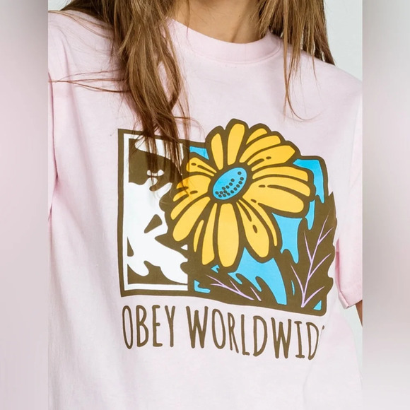 OBEY Sunflower Face Womens Tee Size MEDIUM 90s Y2K Vintage Inspired - Picture 4 of 5